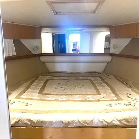 Bed & Breakfast Bed End Boat Monica IV *