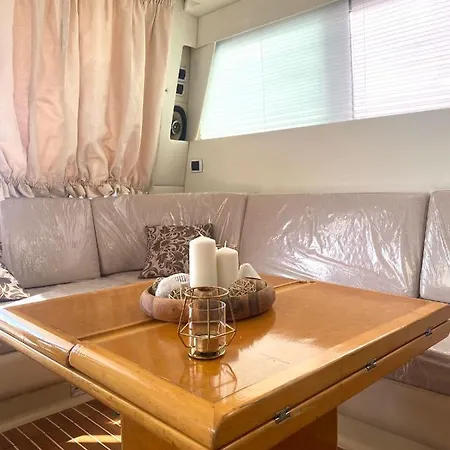 Bed End Boat Monica IV Frühstückspension Ischia